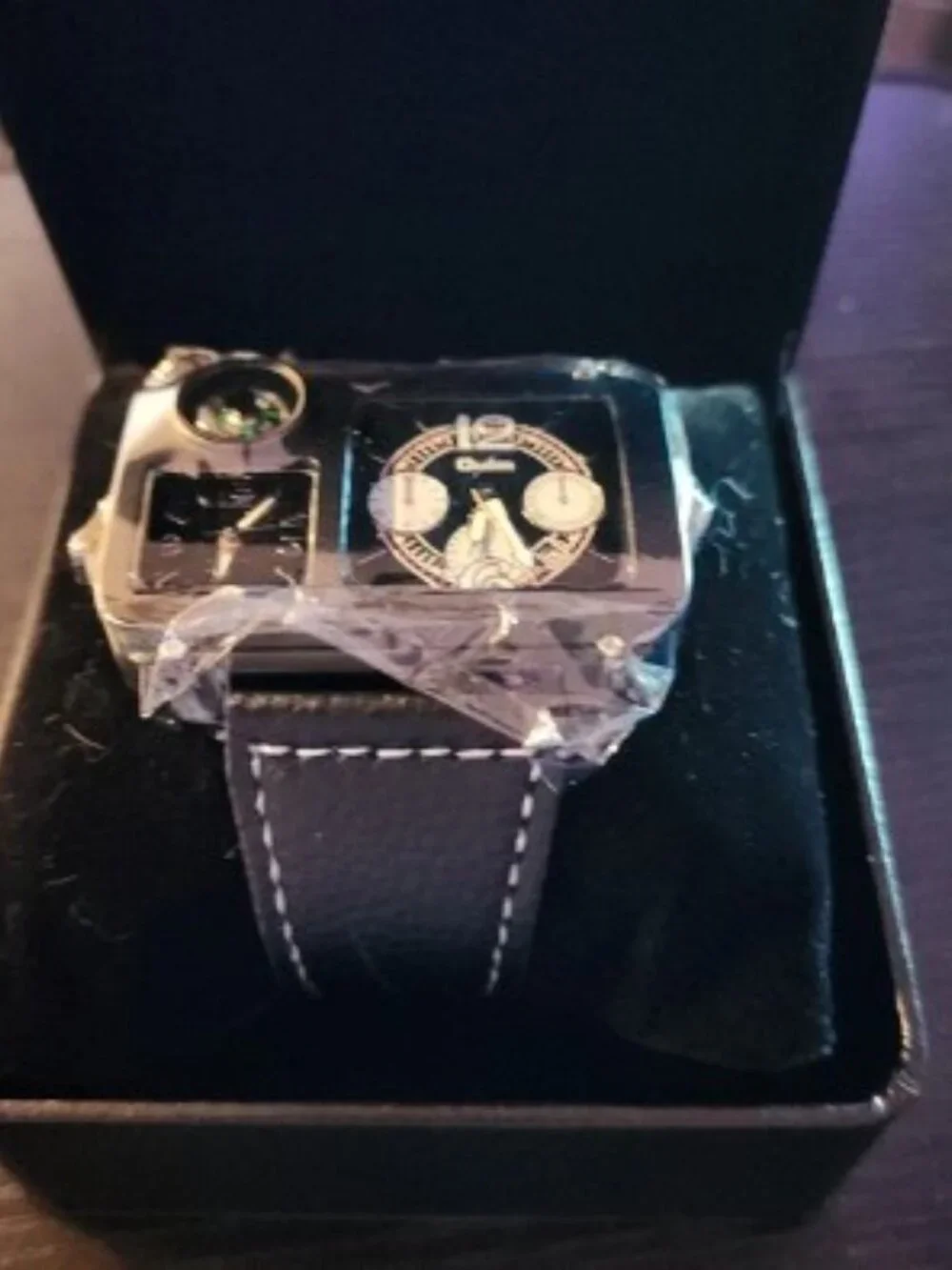 Oulm Black Multi-Function Men's Wristwatch